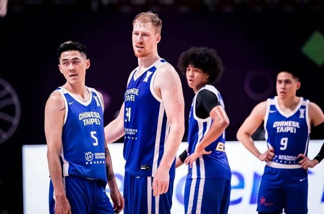随着中国男篮两连胜,韩国队两连败,世预赛最新出线形势如下